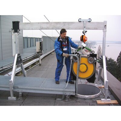 Aluminiumkran unter Last verfahrbar
