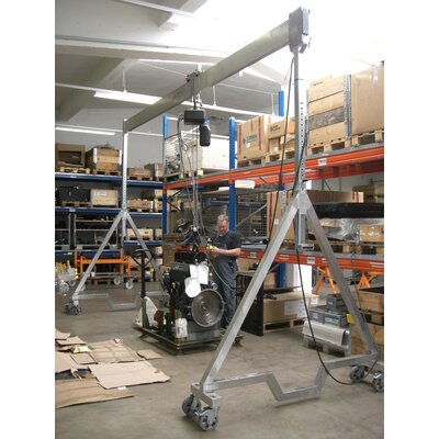 Aluminiumkran unter Last verfahrbar